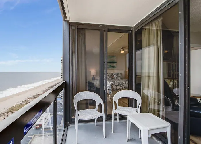 Golden Sands 1412 Oceanfront Pools Games Holiday home Ocean City