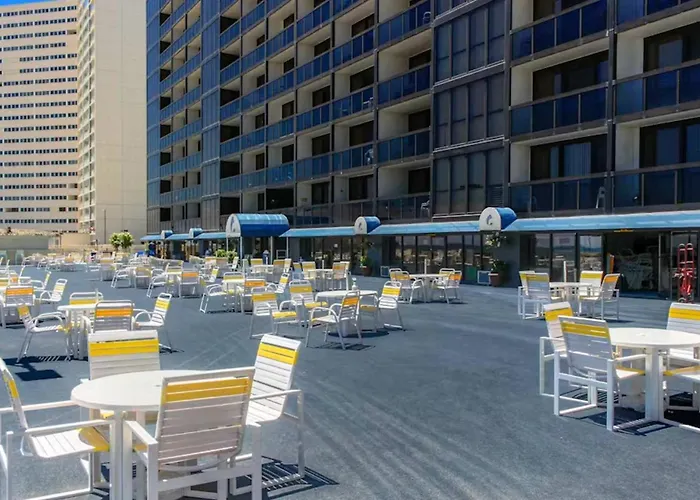 Golden Sands 1412 Oceanfront Pools Games Holiday home Ocean City