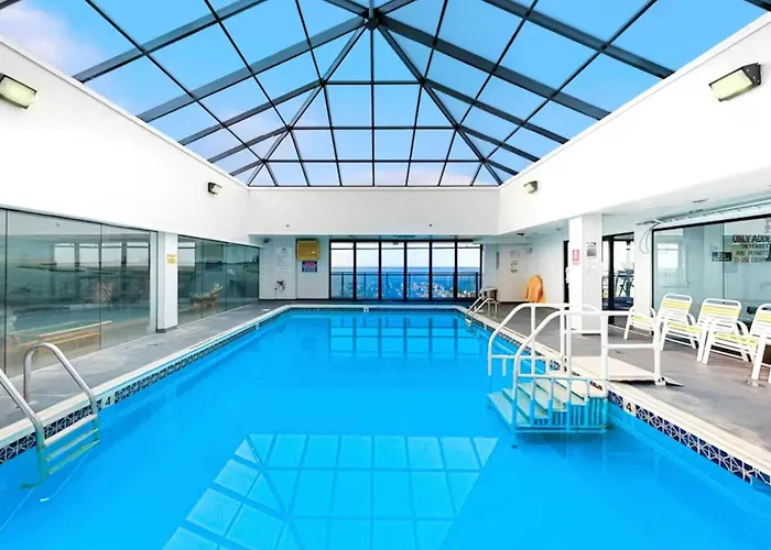 Golden Sands 1412 Oceanfront Pools Games Holiday home *